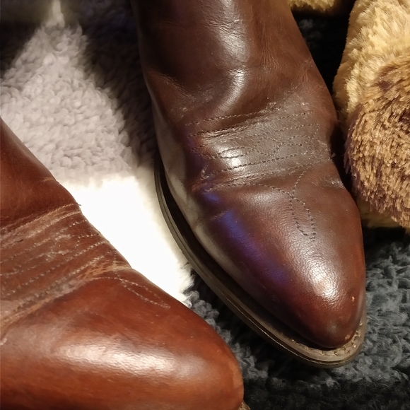 Brown western boot - Picture 3 of 10